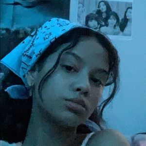 Meet your Posher, Mia